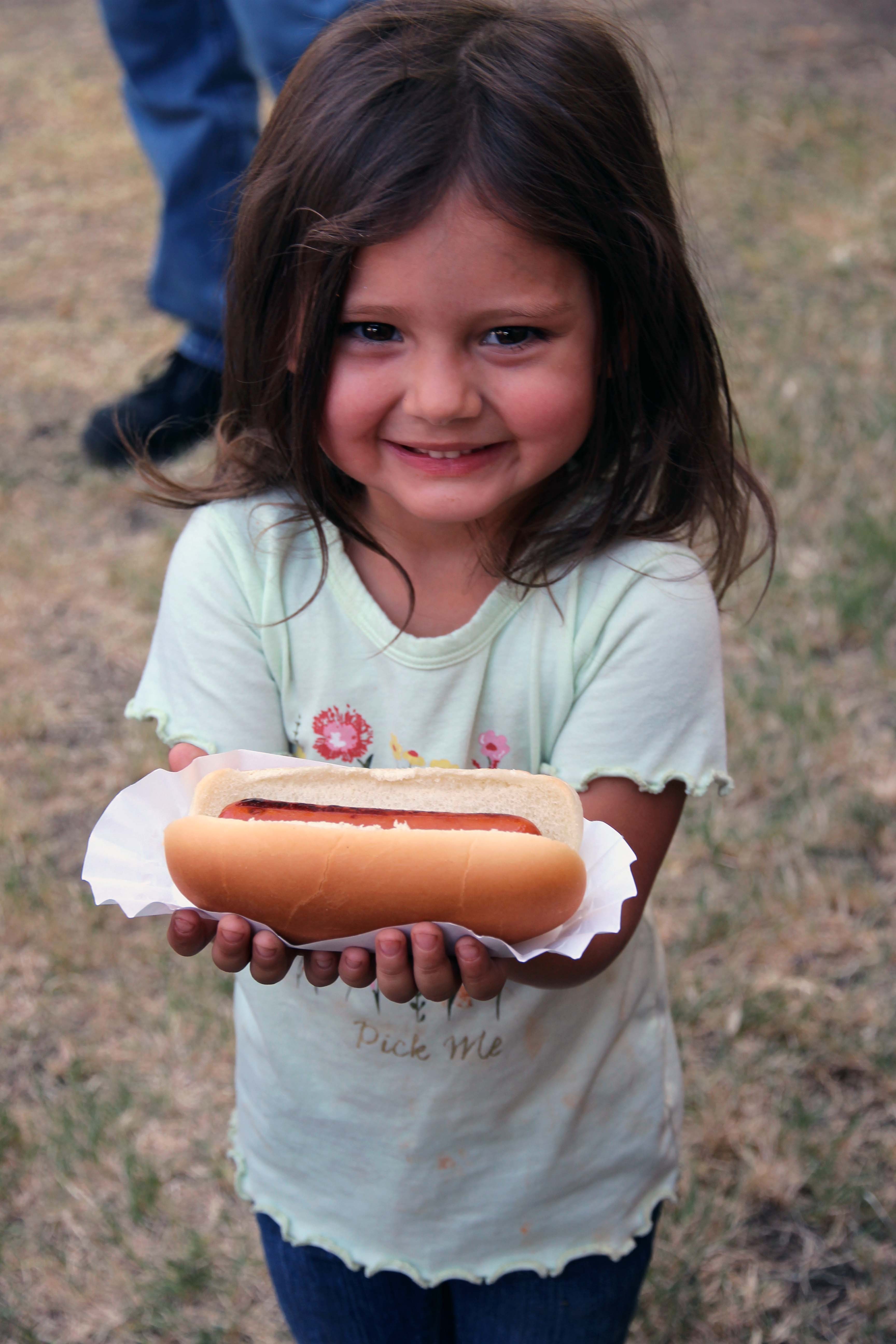 Hotdog_dinner_at_the_Madera_Fair_2016