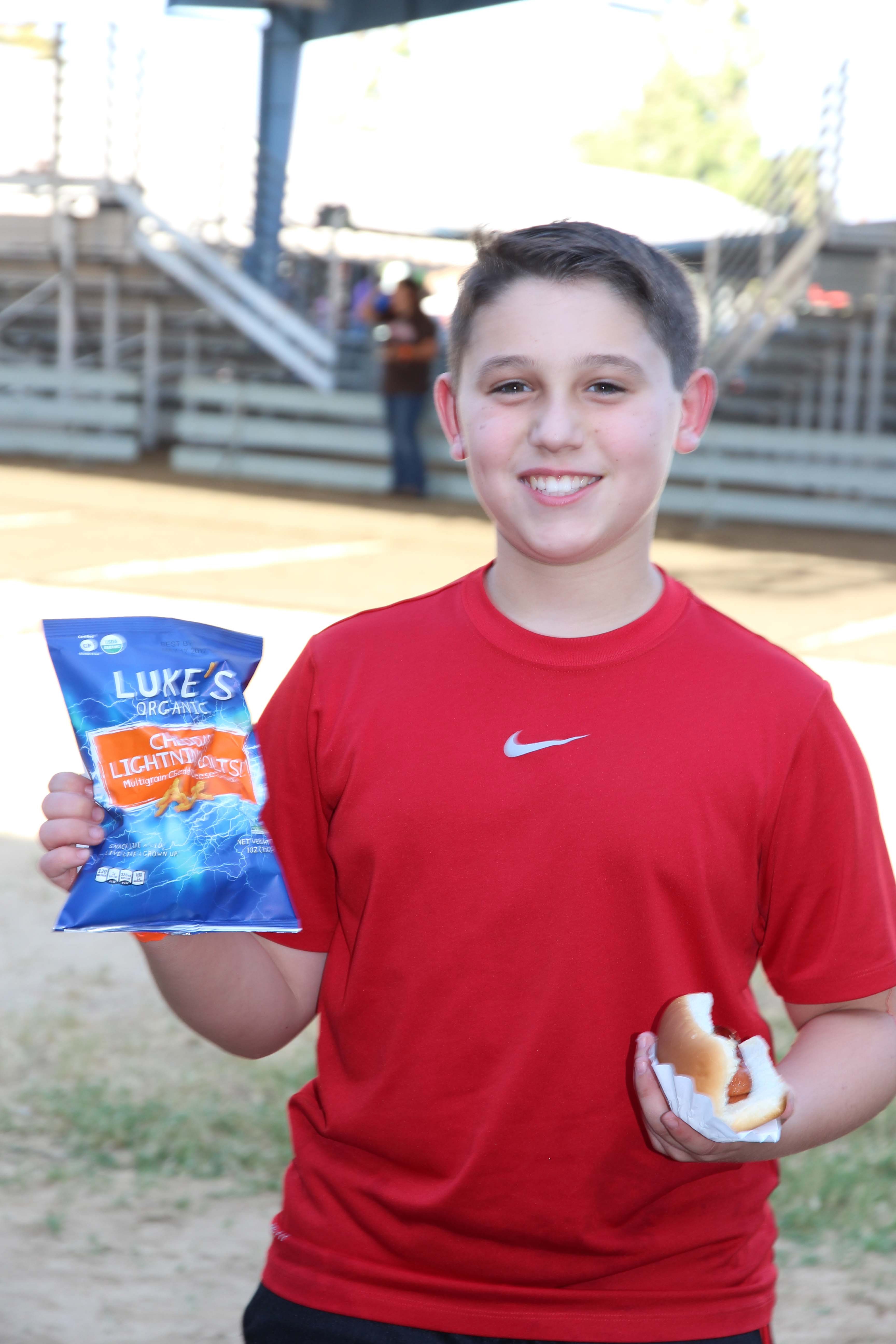 Hotdog_dinner_at_the_Madera_Fair_2016