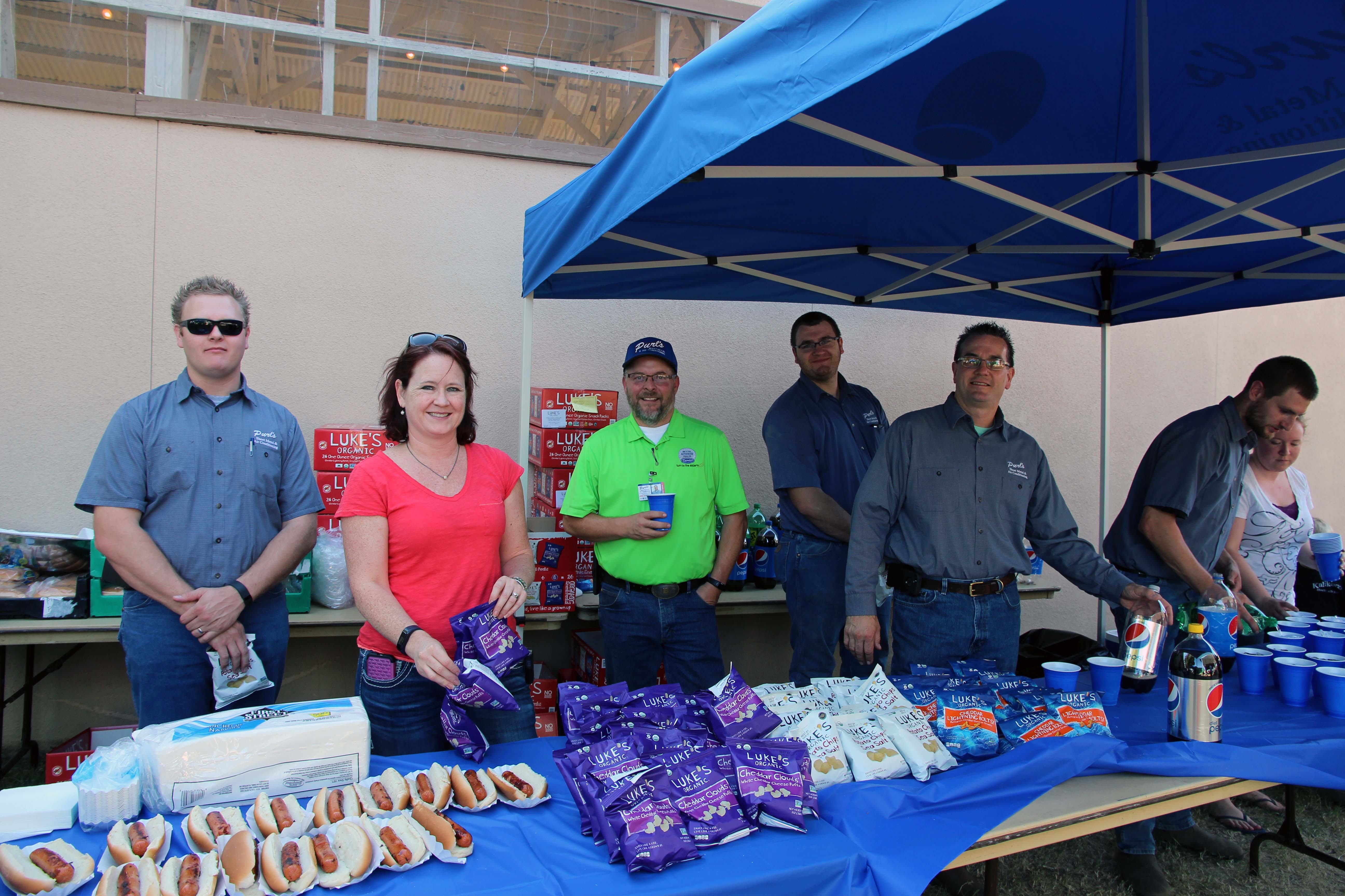Hotdog_dinner_at_the_Madera_Fair_2016
