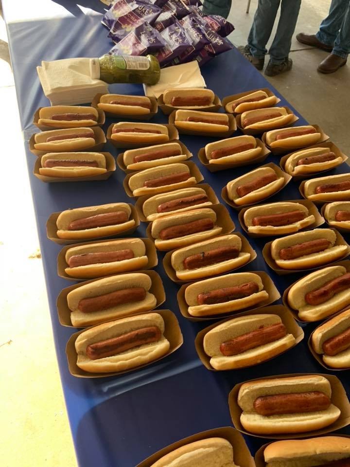 Hotdog_dinner_at_the_Madera_Fair