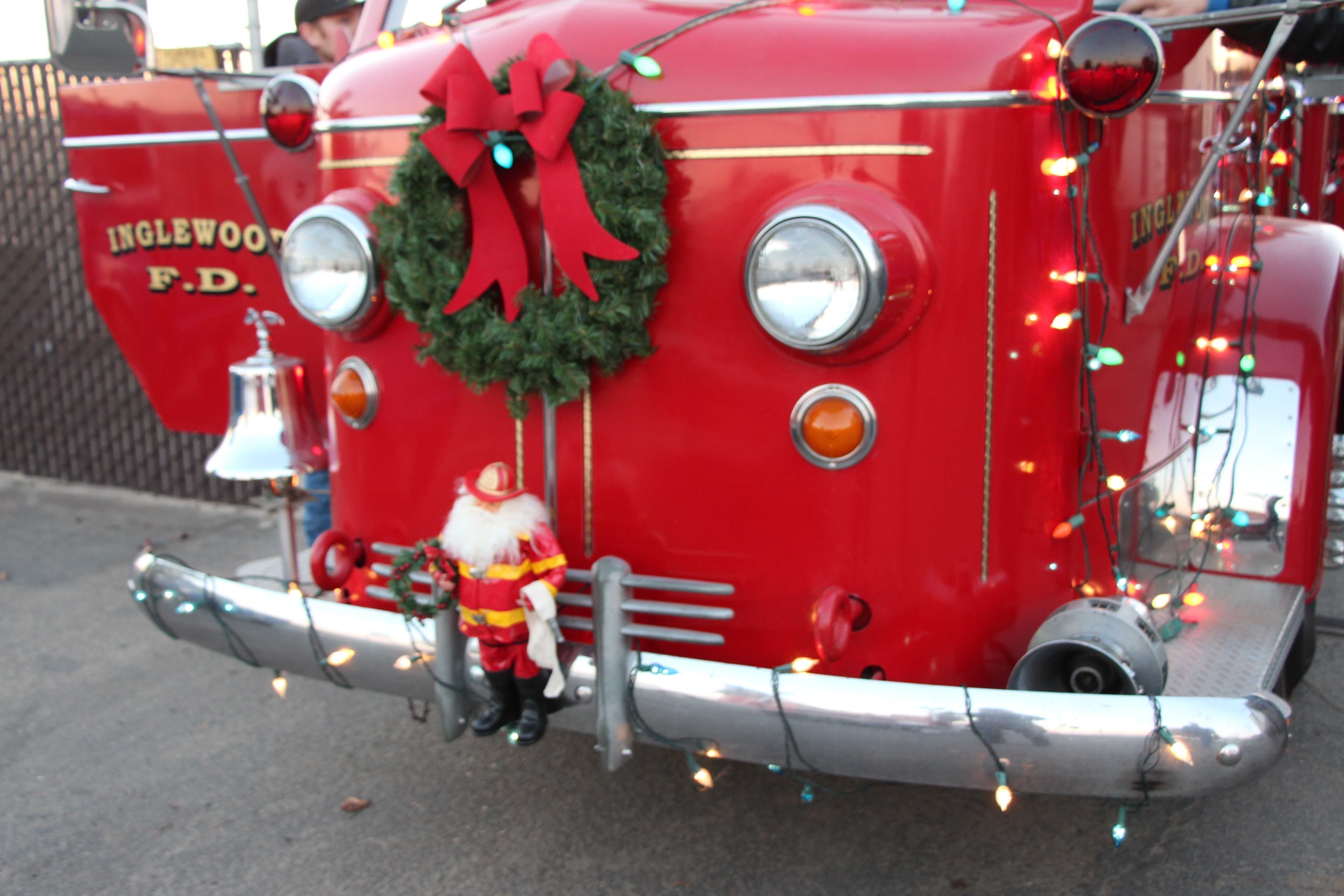 christmas-light-parade-2014-purl-s-sheet-metal-air-conditioning